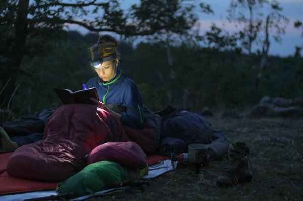 Comment préparer un itinéraire de camping pour explorer les sites archéologiques en pleine nature?